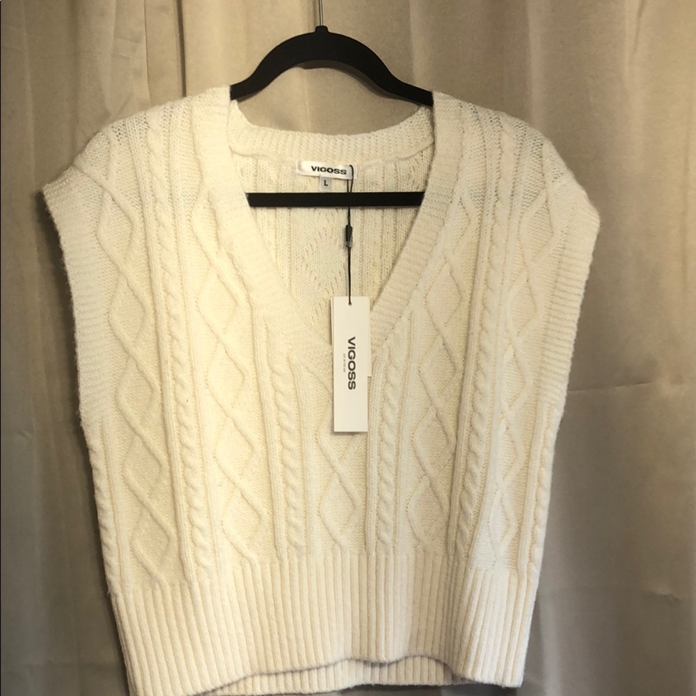 Vigoss Cream V-Neck Cable Knit Sweater Vest